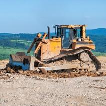 Un teren nivelat cu un buldozer