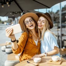 Organizarea automată a fotografiilor din telefon